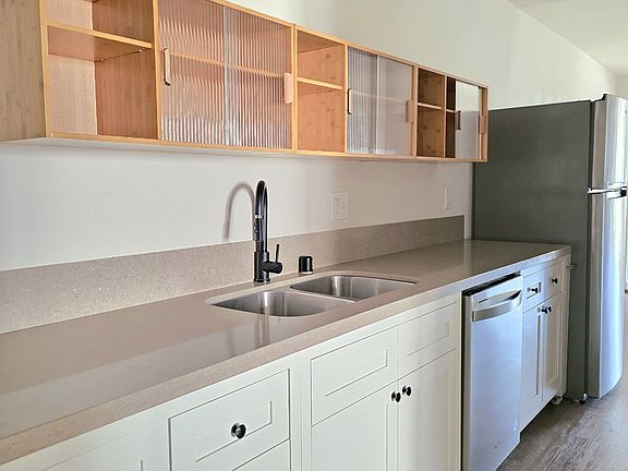 3rd image of 3038 Shasta Cir N