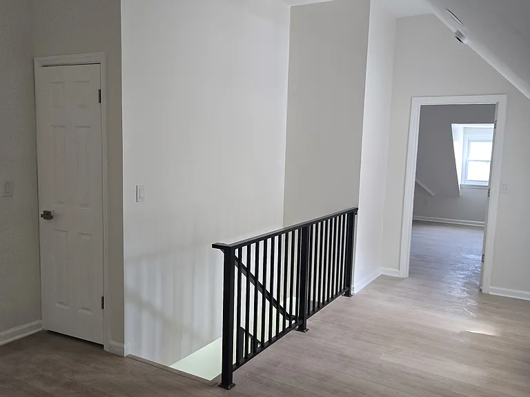 13 Vermont Ave — Photo 6