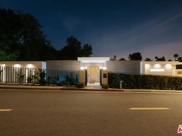 1124 Summit Dr, Beverly Hills, CA 90210