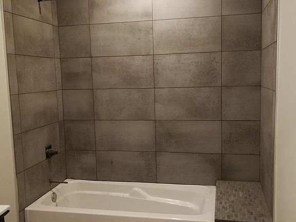 5th image of 181 Winslow Ave #2