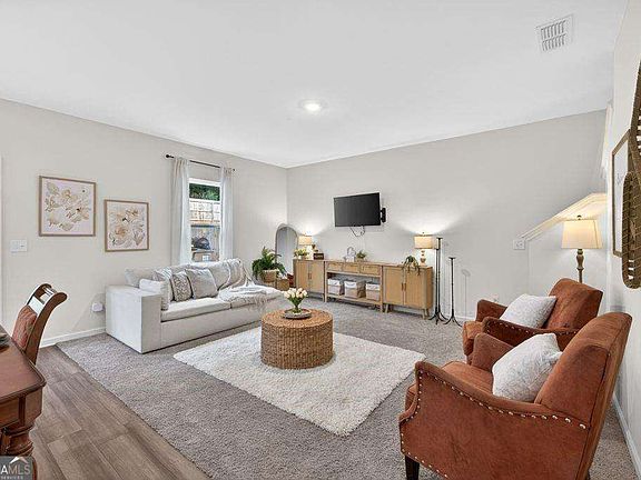 3rd image of 764 Knightsbridge Ln