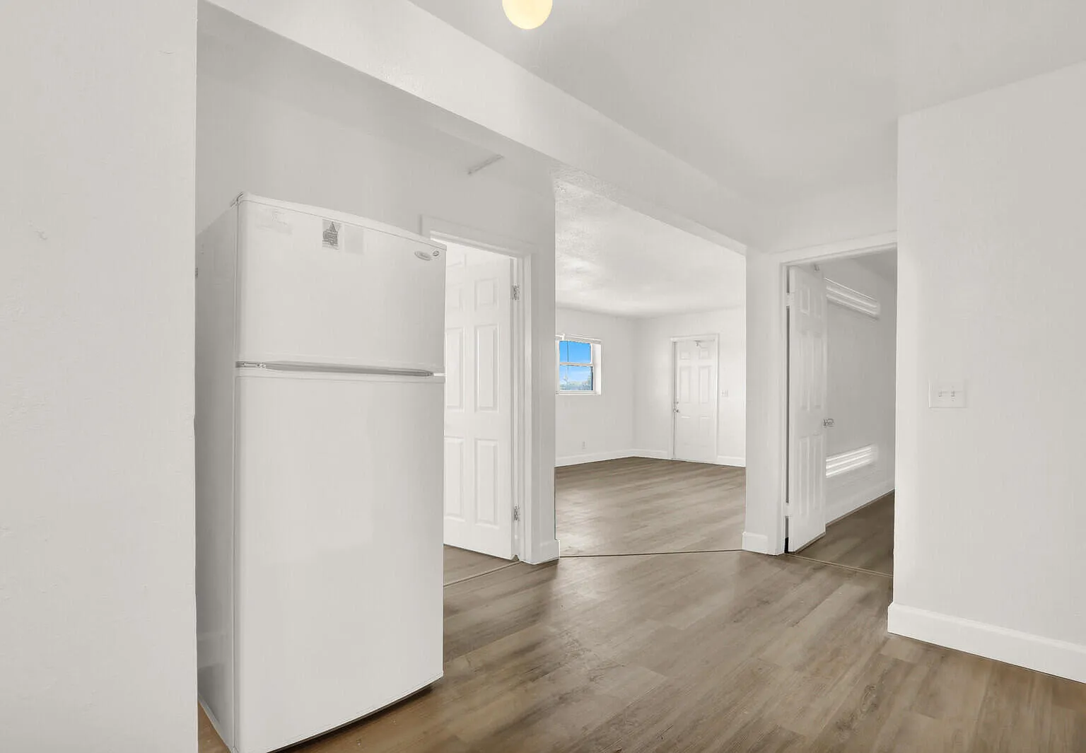 2701 Avenue E — Photo 2