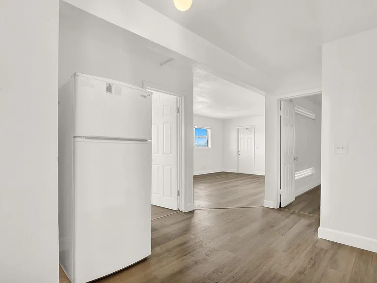2701 Avenue E — Photo 2