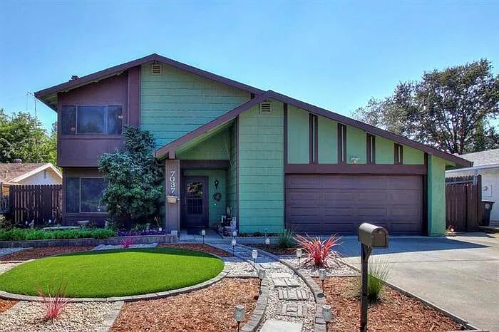 7037 Sunburst Way photo 1