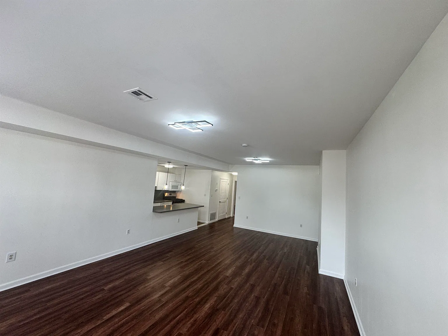 2 bed, 1.0 bath, 1150 sqft, $2,300 — Photo 4