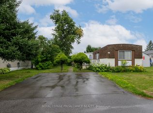 15 Thrush Ln, Quinte West, ON K8N4Z3