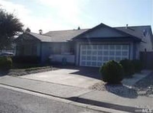 828 Crinella Dr, Petaluma, CA