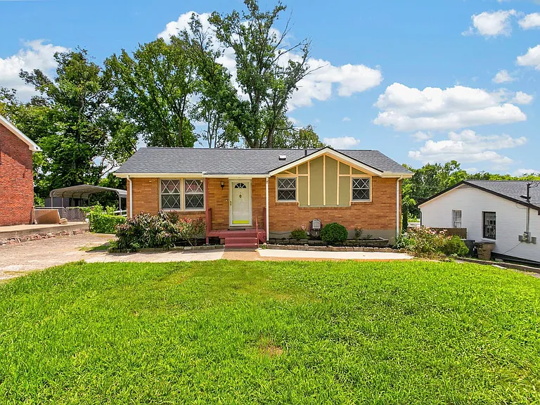 261 Eisenhower Dr — Photo 34