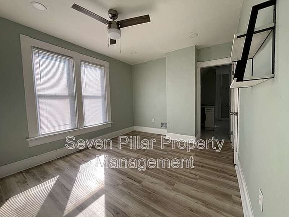 3rd image of 1347 E Livingston Ave #1347