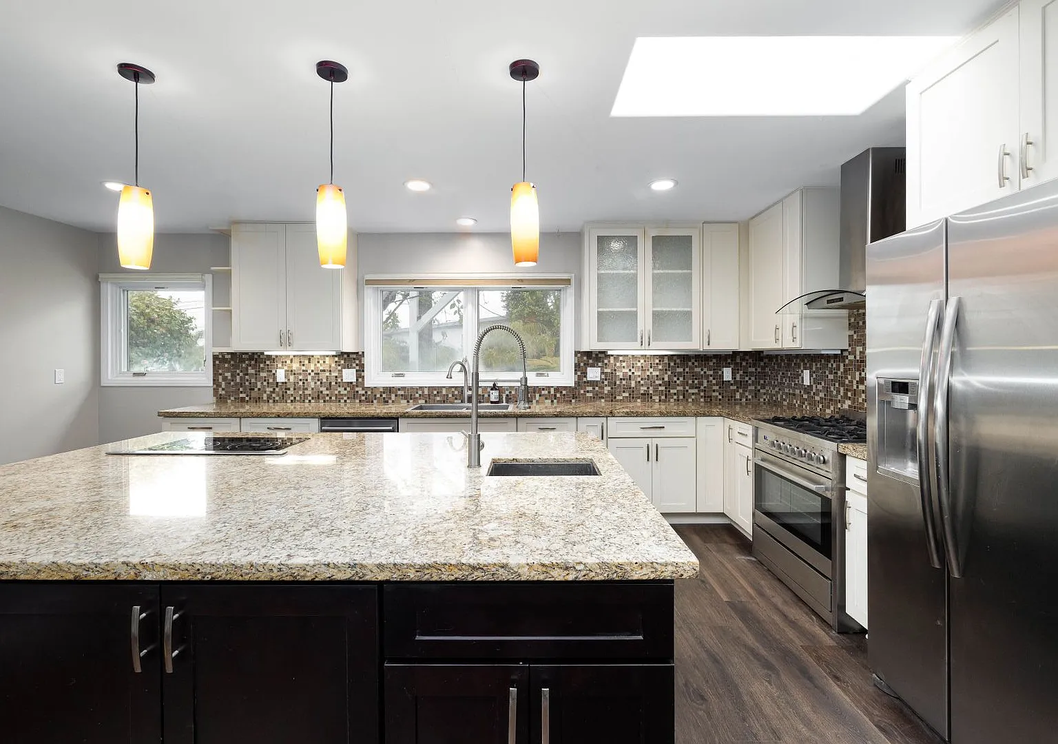 Gorgeous 4 bedroom Carlsbad Oasis! — Photo 4