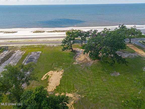 3rd image of 0 W Beach Blvd