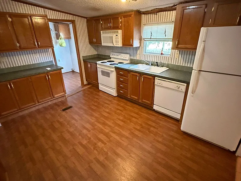 3502 S Camellia — Photo 5