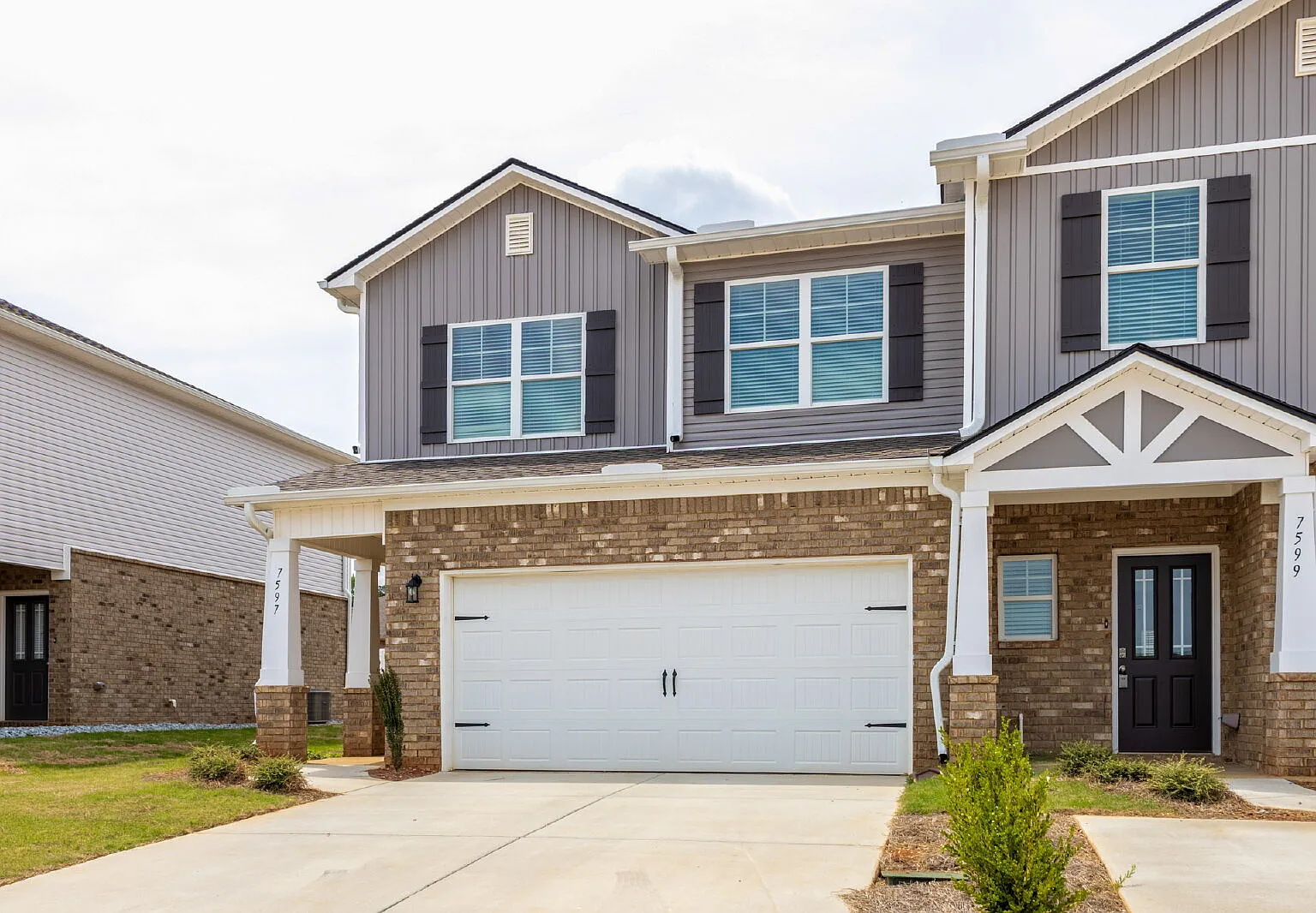 3 bed, 2.5 bath, 1555 sqft, $1,799 — Photo 2
