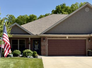 1119 Waterloo St, Troy, OH 45373