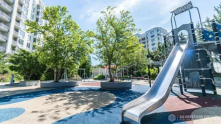 Sold by Silverstone Group USA Corp.