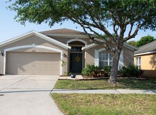 1124 Summer Breeze Dr, Brandon, FL 33511