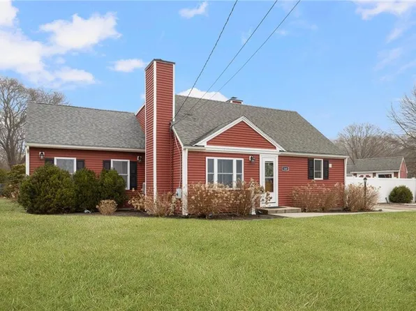 160 Long View Dr, Warwick, RI 02886