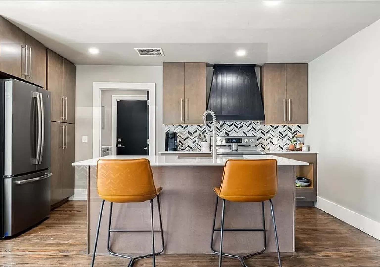 Stylish 2BR/2BA Home Near Paseo Arts District & Downtown OKC! — Photo 4