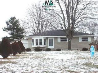 1400 Shoman St, Waterford, MI 48327