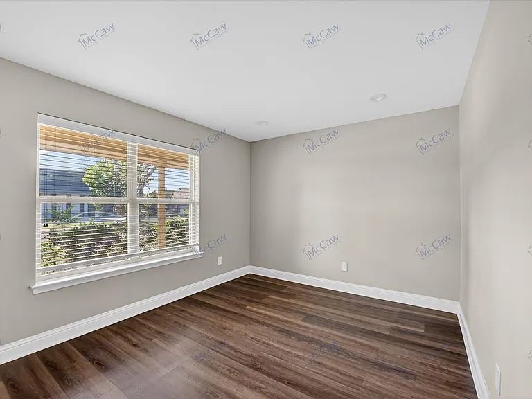 206 N Graves St — Photo 11