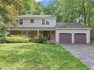 11 Pawnee Rd, East Brunswick, NJ 08816