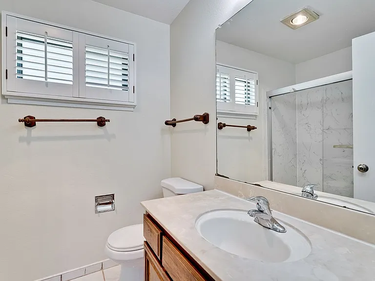 1083 N Abbott Ave — Photo 19
