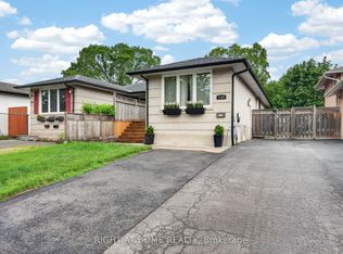 1599 Sandgate Cres, Mississauga, ON L5J 2E3
