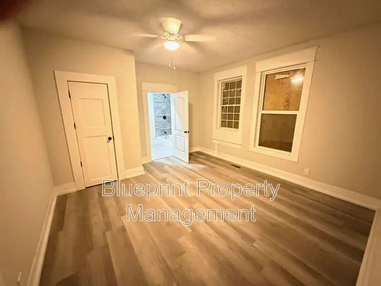 1701 Avenue I — Photo 3