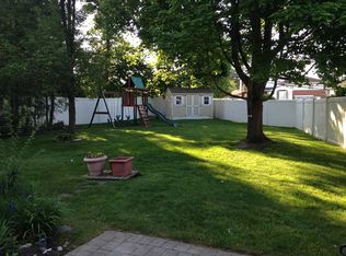 6 Winthrop Ave, Syosset, NY 11791