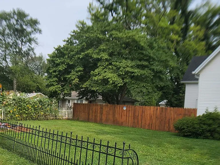 E Riverside Dr — Photo 21
