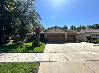 1832 N Vickie St, Visalia, CA 93291