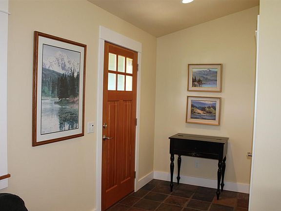 5th image of 1642 Angelina Way
