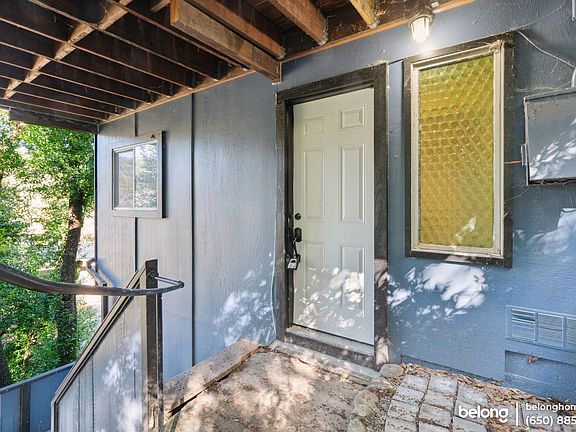 3rd image of 60 Piper Ln #B