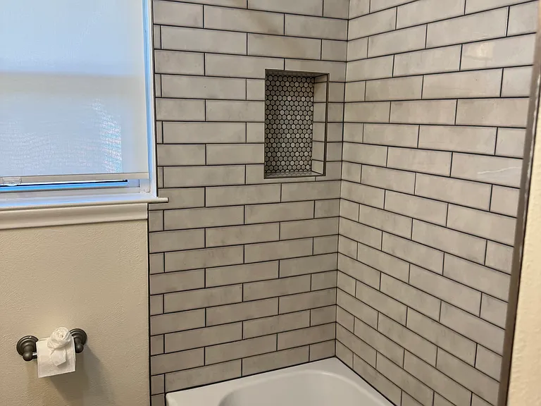 9005 Clearwater Dr — Photo 3
