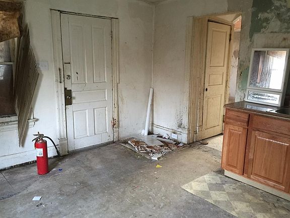 5th image of 1148 Cedar Ave
