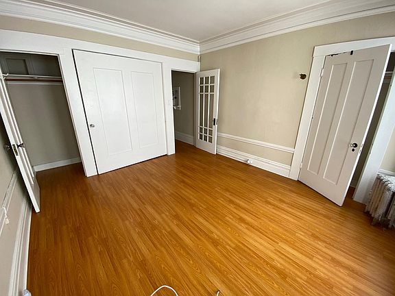 3rd image of 1487 Sacramento St
