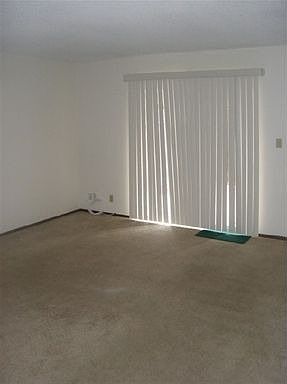 4th image of 215 N Temple Dr