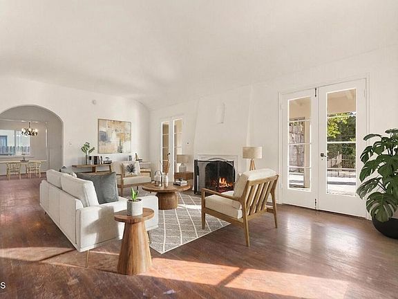 4th image of 940 Cornell Rd