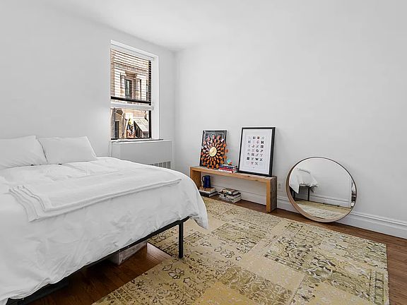 4th image of 154 W 70th St APT 10M