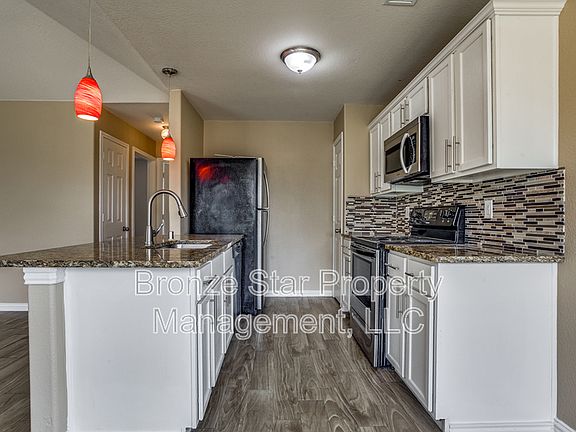 4th image of 722 Seneca Dr