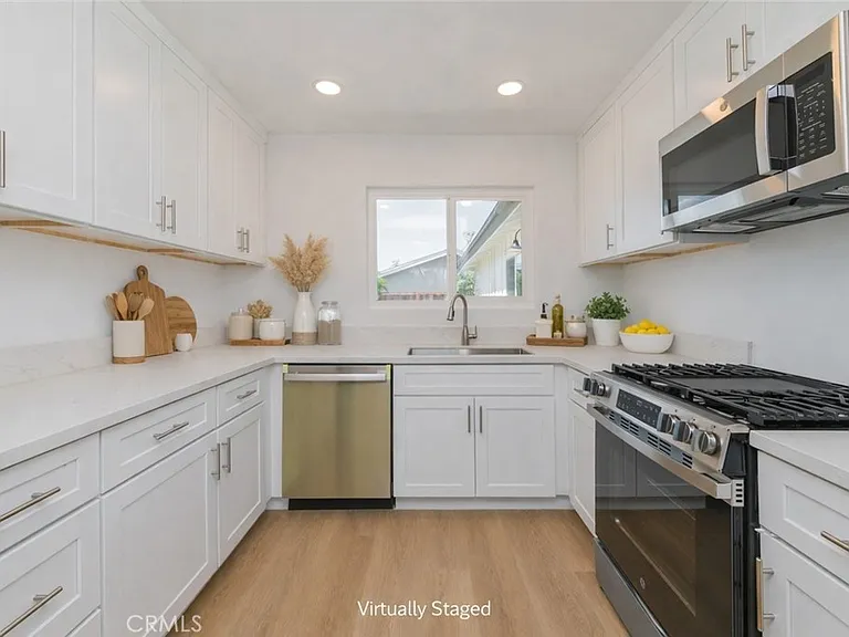 3202 Montana Ave — Photo 5