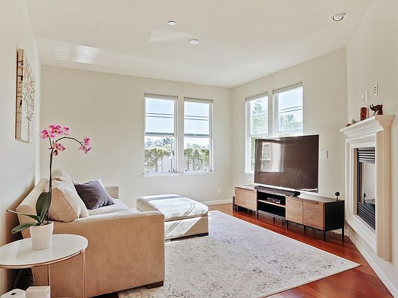 5th image of 2090 Mendocino Ln