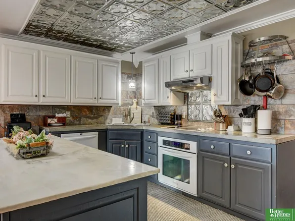 104 S Chicago St, Weeping Water, NE 68463