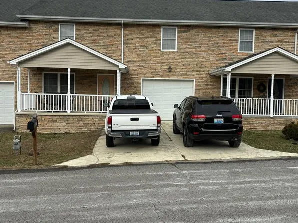 632 Clubhouse Dr, Prestonsburg, KY 41653