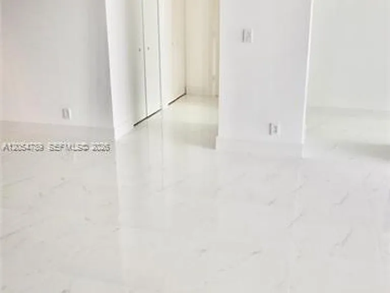 1000 Island Blvd #CU-2308 — Photo 8
