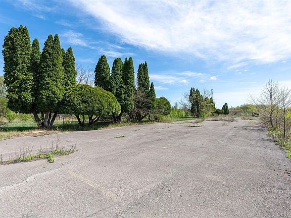 2nd image of 403 Main Street