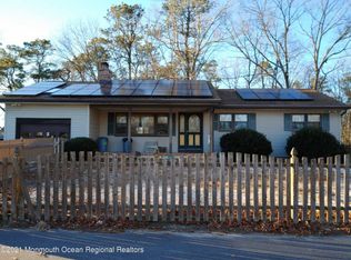 728 Sunset Rd, Beachwood, NJ 08722