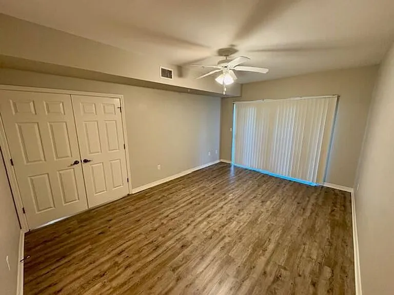 406 Westlake Ct — Photo 9