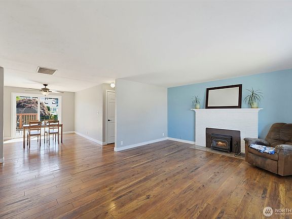5th image of 1821 N Bennett Street