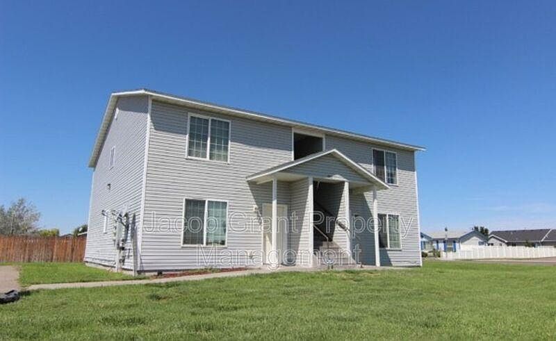 1st image of 980 Eve Dr APT 2